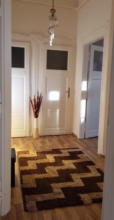 Center Royalty Apartment Budapest Eksteriør bilde