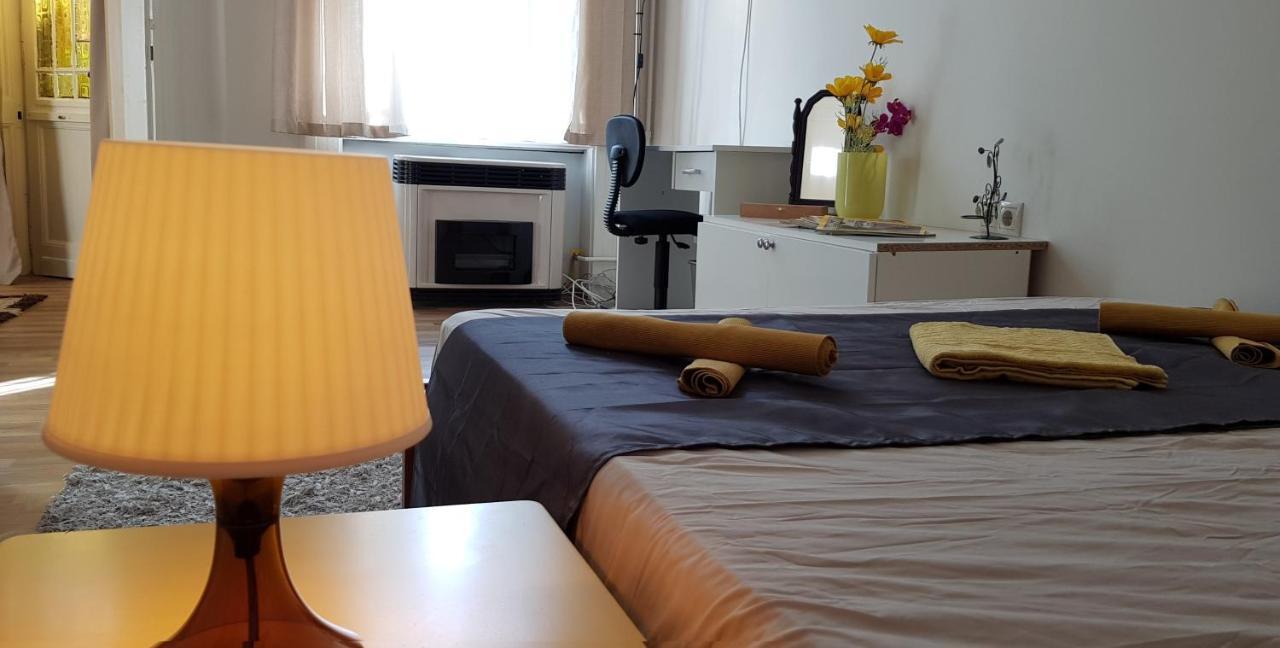 Center Royalty Apartment Budapest Eksteriør bilde