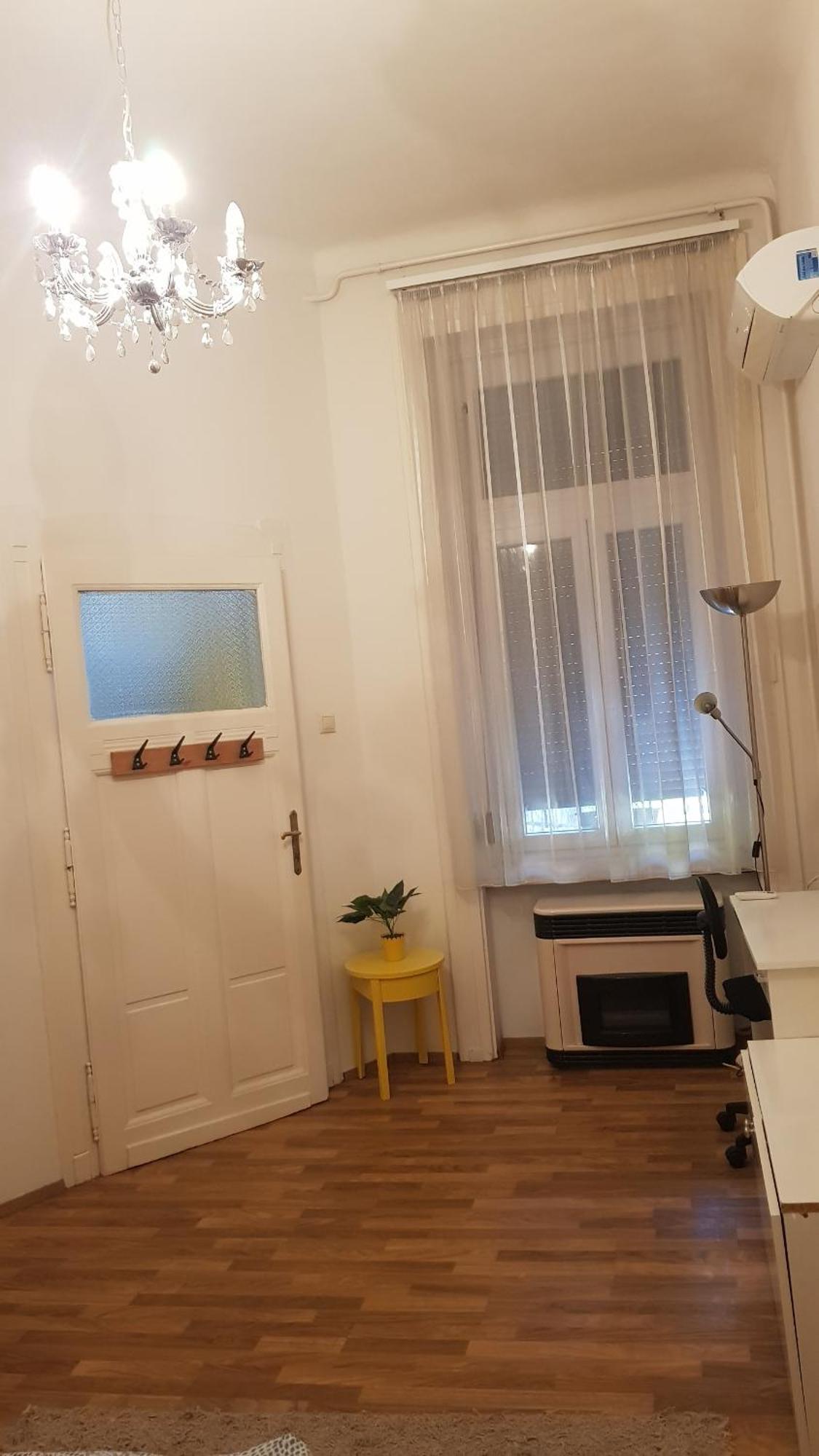 Center Royalty Apartment Budapest Eksteriør bilde